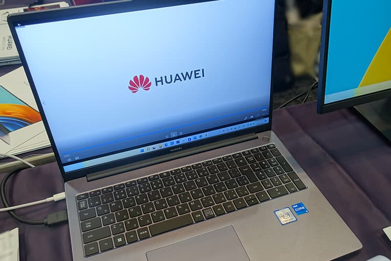 HUAWEIのノートパソコン