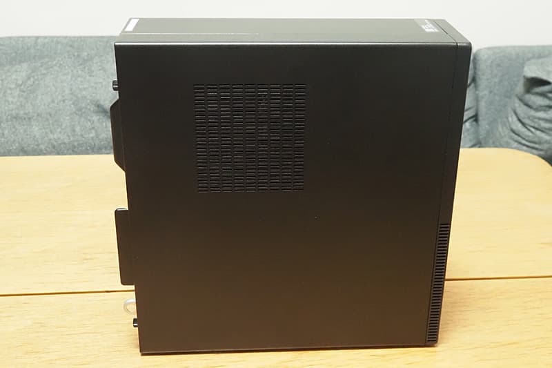 Dell スリム デスクトップの側面