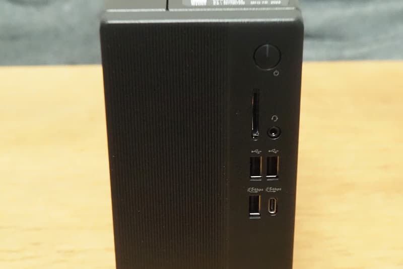 Dell スリム デスクトップのポート
