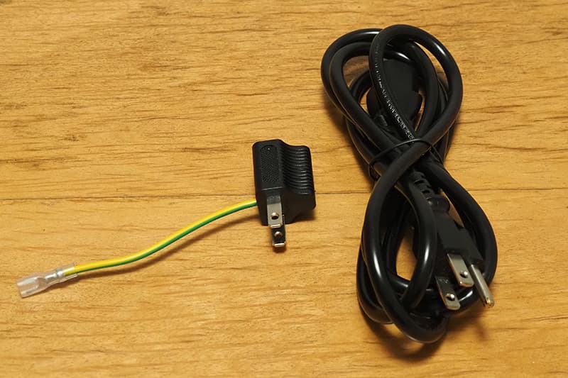 Dell スリム デスクトップの電源ケーブル